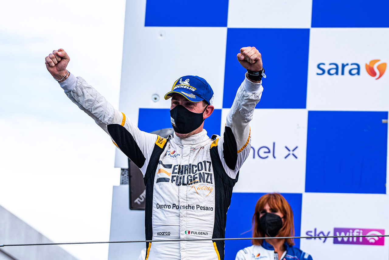 Fulgenzi vince a Vallelunga e regala al suo team la prima vittoria in Carrera Cup